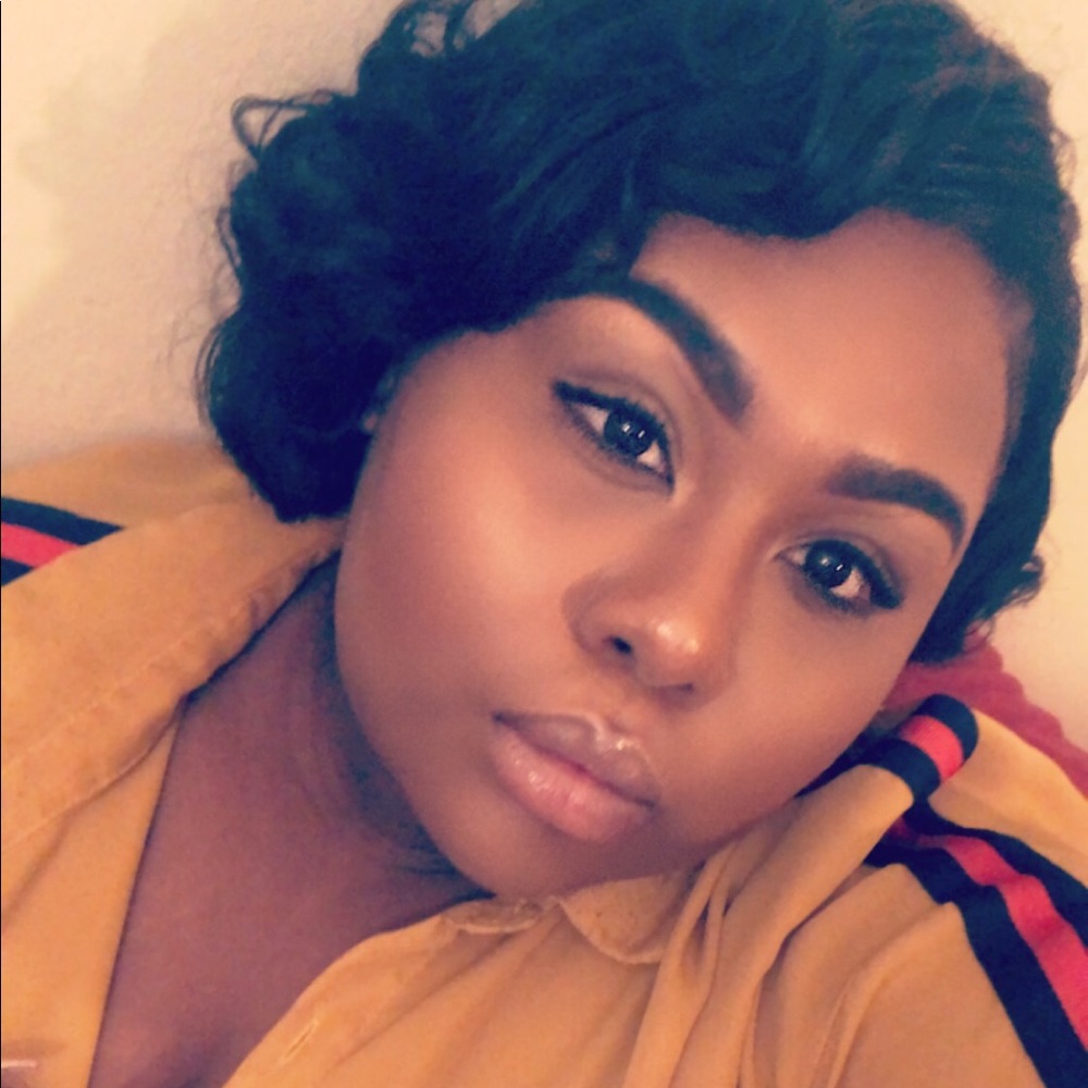 Meet your Posher, Briana